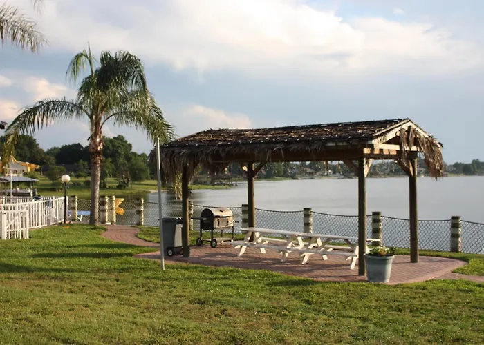 Lake Roy Beach Inn - Winter Haven